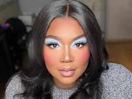 lizzo says she is the beauty standard