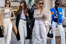 11 white jeans outfits that have the