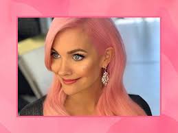the best pink hair makeup tips from