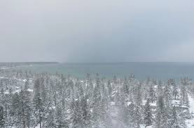 Lake tahoe weather is a bit extreme since the lake is in an alpine setting, ranging from the high 90s at the peak of a hot summer day to well below freezing as the snow pack increases. Weather Service Life Threatening Situation At Lake Tahoe Blizzard Warning In Effect