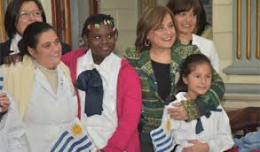 Niños inmigrantes acceden a la escuela ni bien llegan al país y lo hacen en  el grado correspondiente a su edad | Uruguay Presidencia