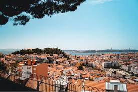 where to stay in lisbon with family