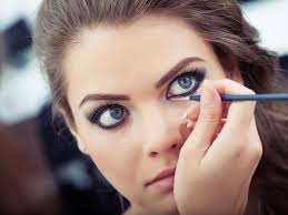looking eyeliner tips