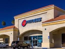 With yoga, and spin classes as well as desirable equipment, including a stairmaster, squat racks, a punching bag for those tougher days. Costco Offers Discount On Gym Membership At 24 Hour Fitness