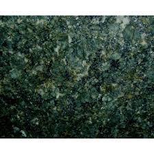 Há uma ampla variedade de cores, variando de acordo com o local de onde é extraído. Granito Verde Ubatuba