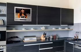 ¿necesitas un soporte para tu televisor? Tv En La Cocina Con Un Buen Angulo De Vision Como Elegir