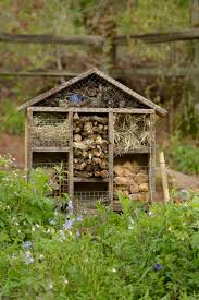 Bee houses seem to be showing up everywhere! Be Bee Friendly Build A Bee House And Create A Habitat In The Garden Diy