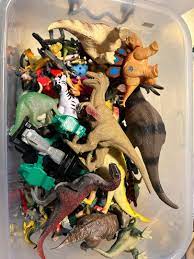 pre loved dinosaurs toys sell with box