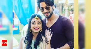 Abigail lives in a city whose borders were closed because of an epidemic and abby's father was one of the sick. Sanam Johar And Abigail Pande To Take Wedding Vows On Tujhse Hai Raabta S Lockdown Special Times Of India