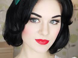 s dramatic makeup tutorials make