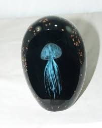 M Design Art Glass Light Blue Jellyfish