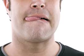 Du bemerkst immer mal wieder pickel auf der zunge? Was Hilft Gegen Pickel Auf Der Zunge Ursachen Behandlung