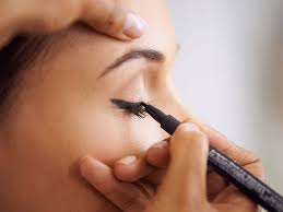 how to apply liquid eyeliner for every