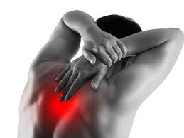 Selain di bagian atas dan bawah dekat punggung, sakit punggung tengah ternyata juga sering dikeluhkan oleh sebagian orang. 5 Tanda Sakit Punggung Bagian Atas Yang Berbahaya