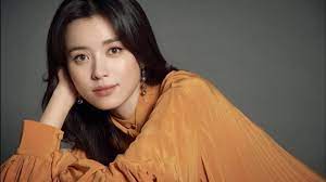 She is best known for her leading roles in the television dramas brilliant legacy, dong yi, and w, as well as the film cold eyes for which she won best actress at the blue dragon film awards. Han Hyo Joo Courted To Star In New Drama By The World Of The Married Director Kdramapal