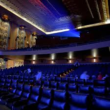 cinemark theatre in oakland ca