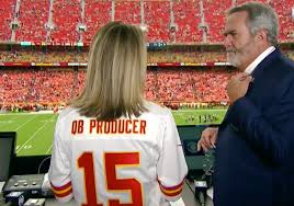 Patrick mahomes is absolutely lighting up the ravens in the first half of this evening's contest. Patrick Mahomes Mom Kansascity