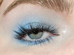 blue eyeshadow makeup look