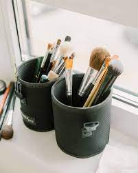 cleaning makeup brushes with vinegar