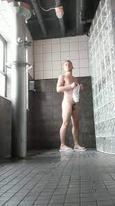 Showers: Spy CAM- Straight guy TAKING A SHOWER - ThisVid.com