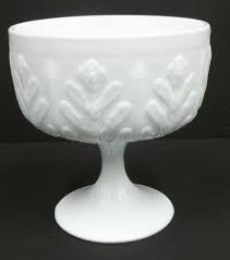 Vintage Ftd Milk Glass Vase Leaf