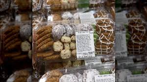 The latest item to hit the costco bakery section has us salivating just from the pictures, but the details. These Festive Costco Cookie Trays Are A Total Steal