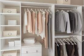 10 ideas para organizar un armario de mujer