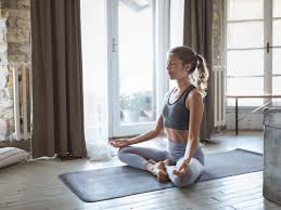 Gerade als yoga anfänger solltest du dich natürlich informieren. Yoga Zubehor Die 5 Besten Tools Fur Zuhause