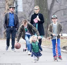 Jun 19, 2021 · talk of the town: Cate Blanchett Enjoys A Day Out With Family In New York Daily Mail Online