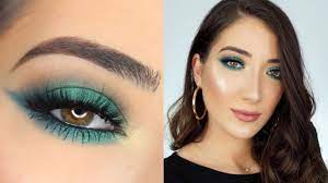 blue green smokey cat eye makeup