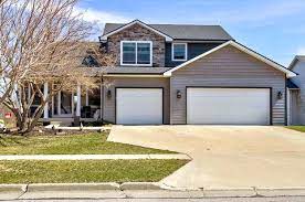 single and one story homes in ames ia