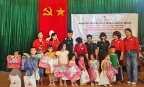 red cross society hanoi gives gifts
