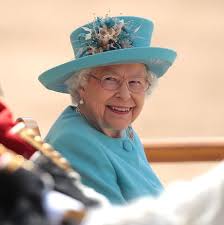 30 Powers That Queen Elizabeth II Has That No One Else Does - Queen Elizabeth  II Royal Privileges