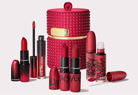 32 best beauty gift sets for her this