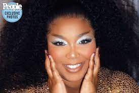see lizzo sparkle and shine in an array