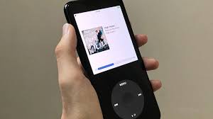 Beautiful, durable, and sleeker than ever, ipod classic now features an anodized aluminum and polished stainless steel enclosure with rounded edges. Rewound Is An App That Transforms Your Iphone Into An Ipod Classic 9to5mac