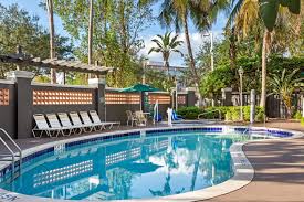 La Quinta Inn & Suites Peters Road Plantation, FL - See Discounts
