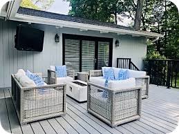 build your outdoor living room