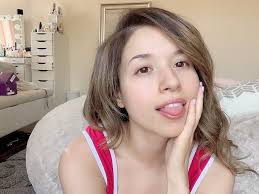 why pokimane s no makeup picture is in