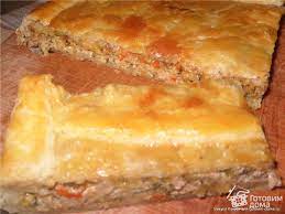 Слоеный пирог с мясным фаршем, сыром, брынзой и перцем - пошаговый рецепт с  фото на Готовим дома