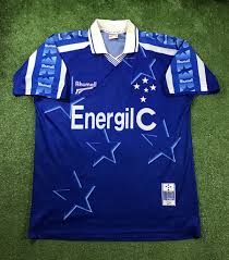 Desde 1942 hasta 1967, desde 1970 hasta 1986, y desde 1990 hasta su cese definitivo de circulación en 1993. Cruzeiro Home Camiseta De Futbol 1997 Sponsored By Energil C