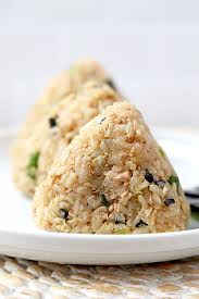 tuna and sesame omusubi rice