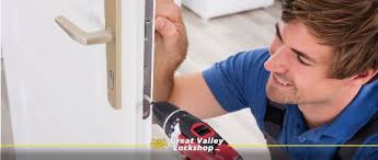 how to remove a door lock at home