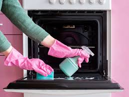 how to clean an oven quickly and thoroughly