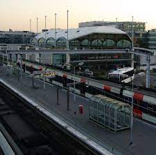 Orly airport is 13.4 km away. Consigne Bagage Gare Massy Tgv 24 7 Reservation En Ligne