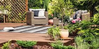 Along with a great raised surface, you get a fire pit, taking it to the next level. 12 Diy Floating Deck Ideas Backyard Decorating Ideas