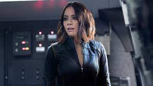 Agents Of S.H.I.E.L.D.'s Chloe Bennet Has MCU Fans Convinced Quake Is  Returning After Twitter Roast | Cinemablend