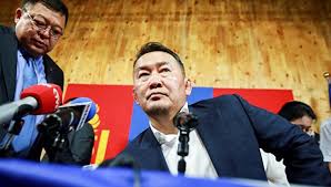 Монголиянын президенти парламент таркабаса ачкачылык жарыялай турганын билдирди