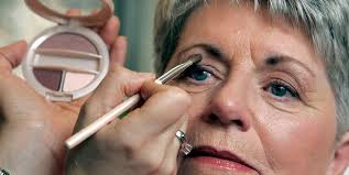 5 amazing makeup tips for women over 50