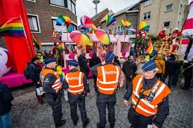On tuesday it is the day of the voil jeanetten. Standpunt Carnaval In Aalst Niet Om Te Lachen Gazet Van Antwerpen Mobile